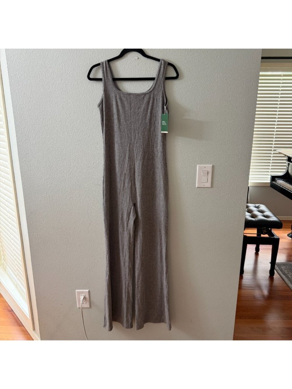 NWT Halara Gray Ribbed Knit Flare Jumpsuit Womens MEDIUM Sleeveless Athleisure